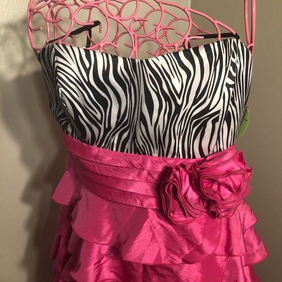 Windsor prom dress - Picture 6 of 14